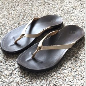 Olukai 🌊 metallic ‘Ho Opio’ flips flops